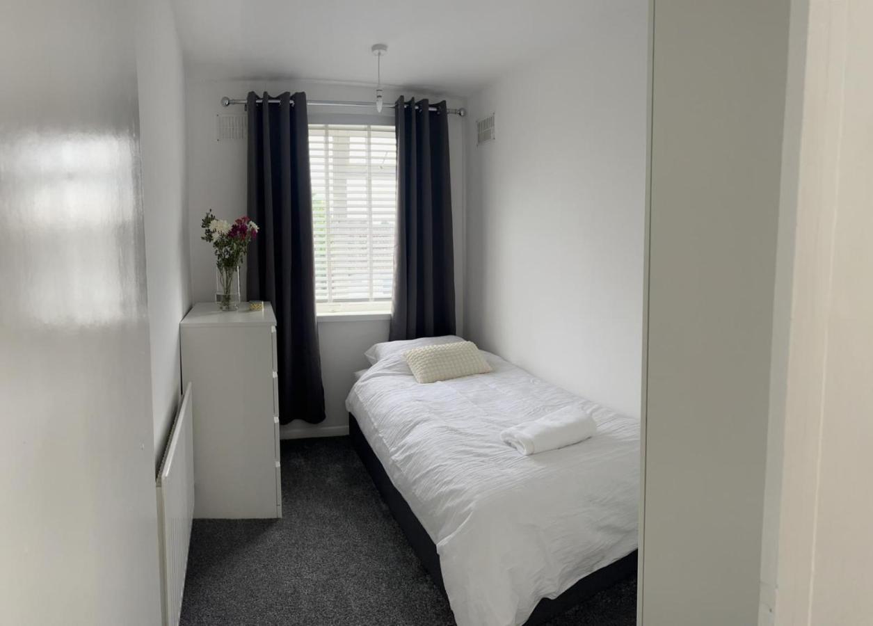 Crown Road Apartment Sittingbourne Exterior photo